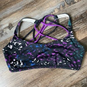 Lululemon sports bra size 8!